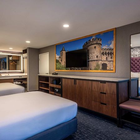 Anaheim Camelot Inn & Suites ภายนอก รูปภาพ