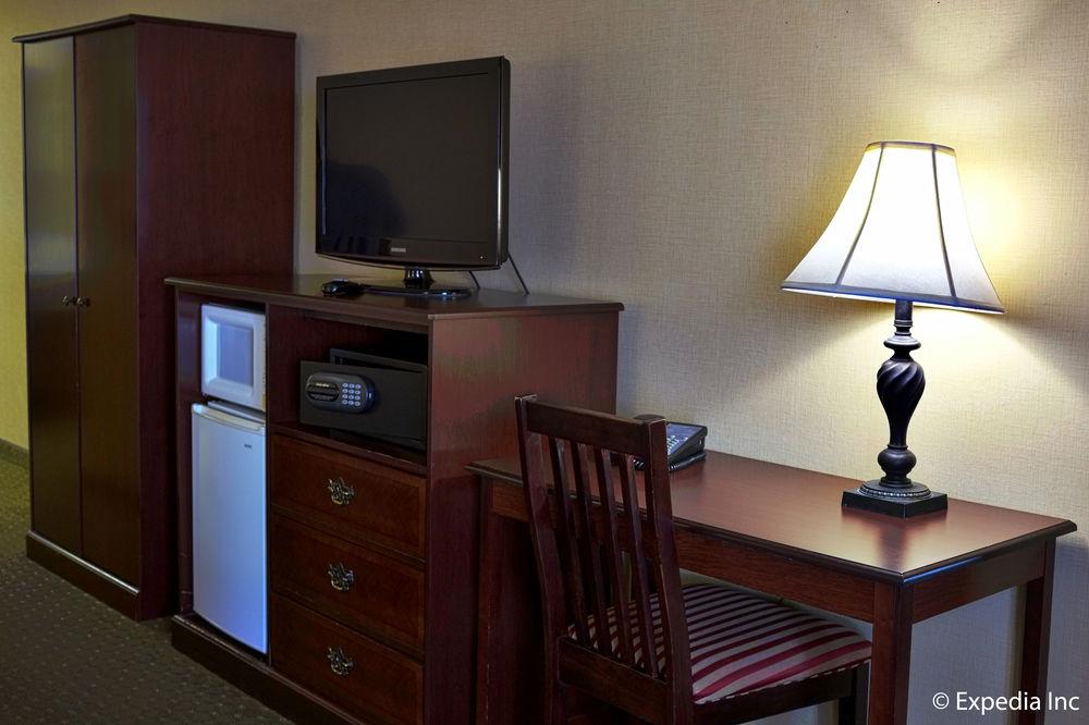 Anaheim Camelot Inn & Suites ภายนอก รูปภาพ