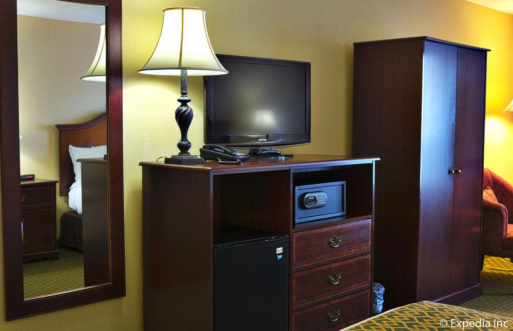 Anaheim Camelot Inn & Suites ภายนอก รูปภาพ
