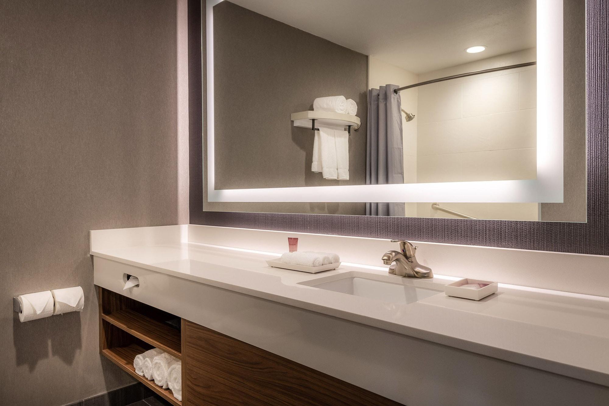 Anaheim Camelot Inn & Suites ภายนอก รูปภาพ