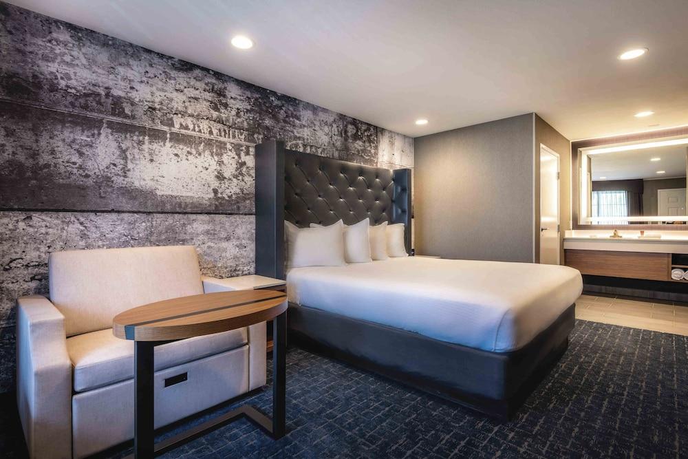 Anaheim Camelot Inn & Suites ภายนอก รูปภาพ