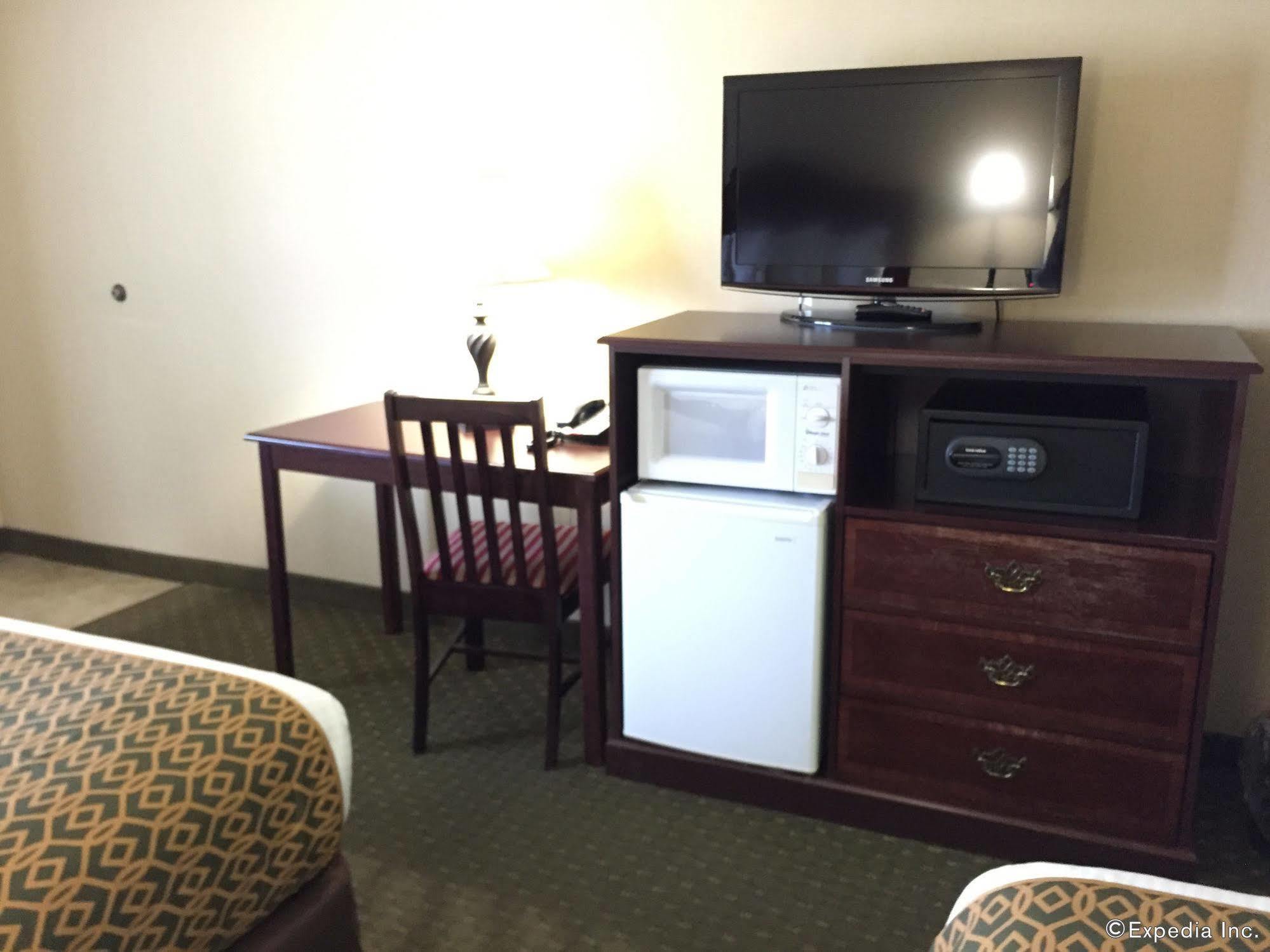 Anaheim Camelot Inn & Suites ภายนอก รูปภาพ