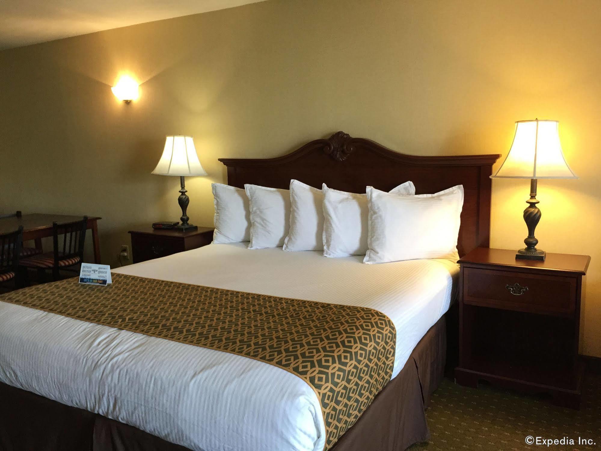 Anaheim Camelot Inn & Suites ภายนอก รูปภาพ