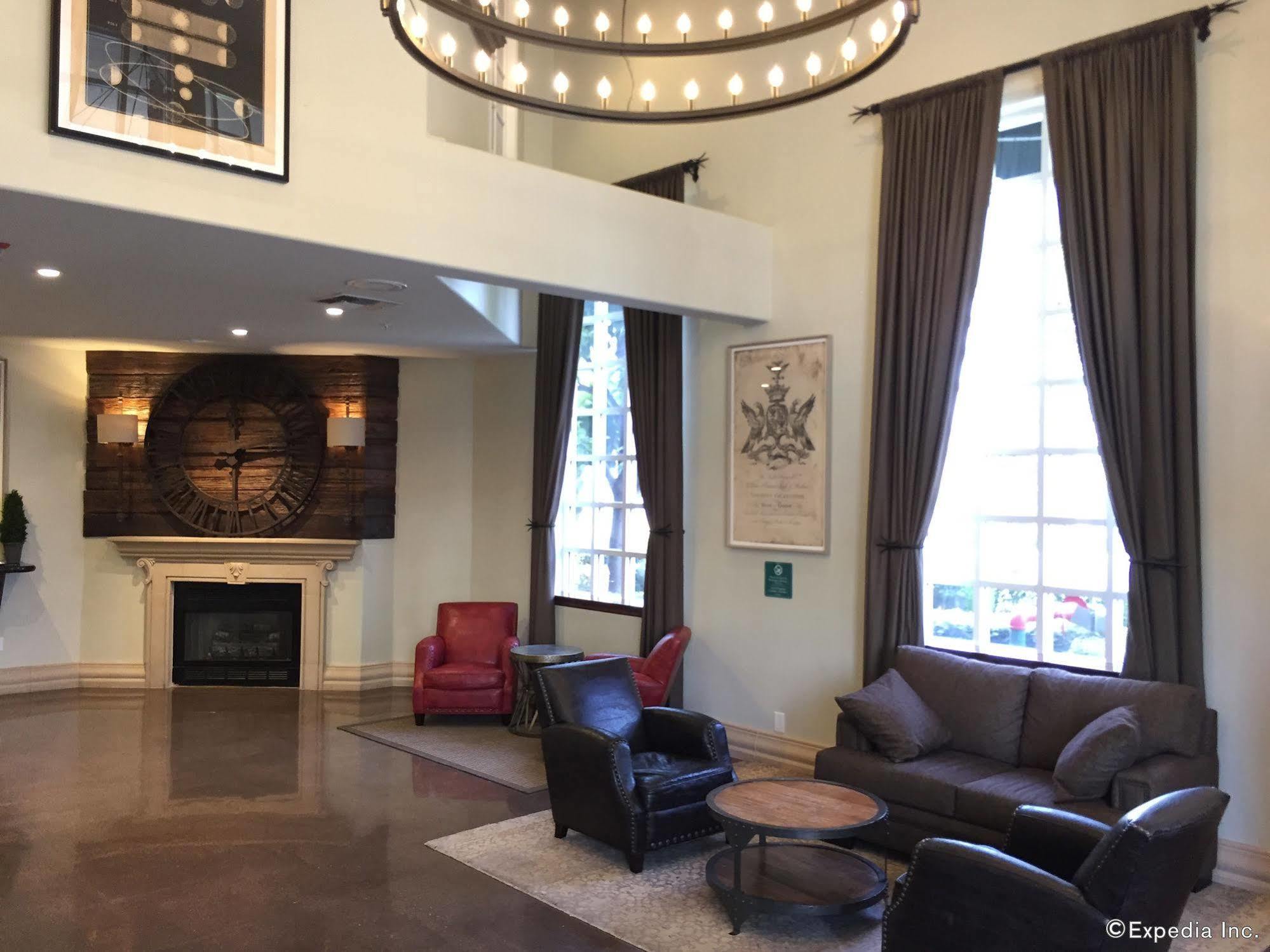 Anaheim Camelot Inn & Suites ภายนอก รูปภาพ